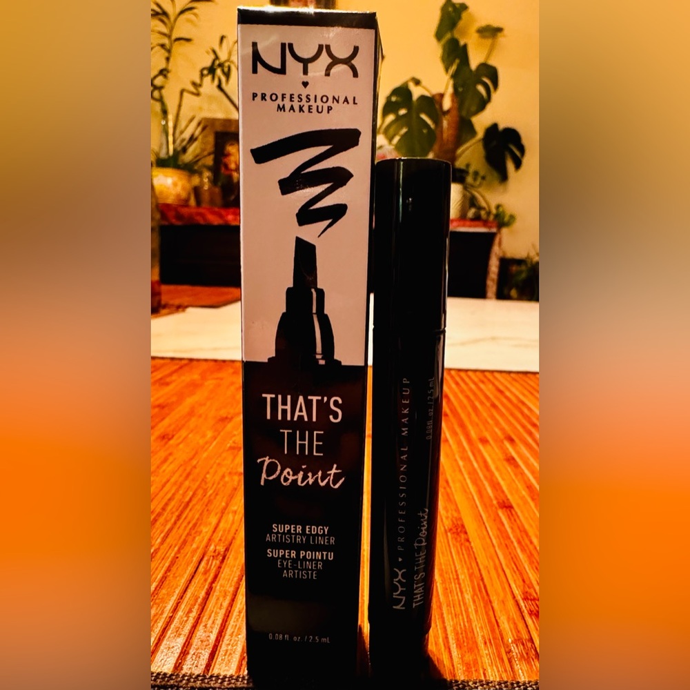 NYX Professional Makeup That's The Point Eyeliner in the style "Super Edgy"